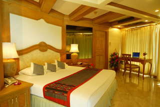 Sea Pearl Beach & Spa Patong Luaran gambar